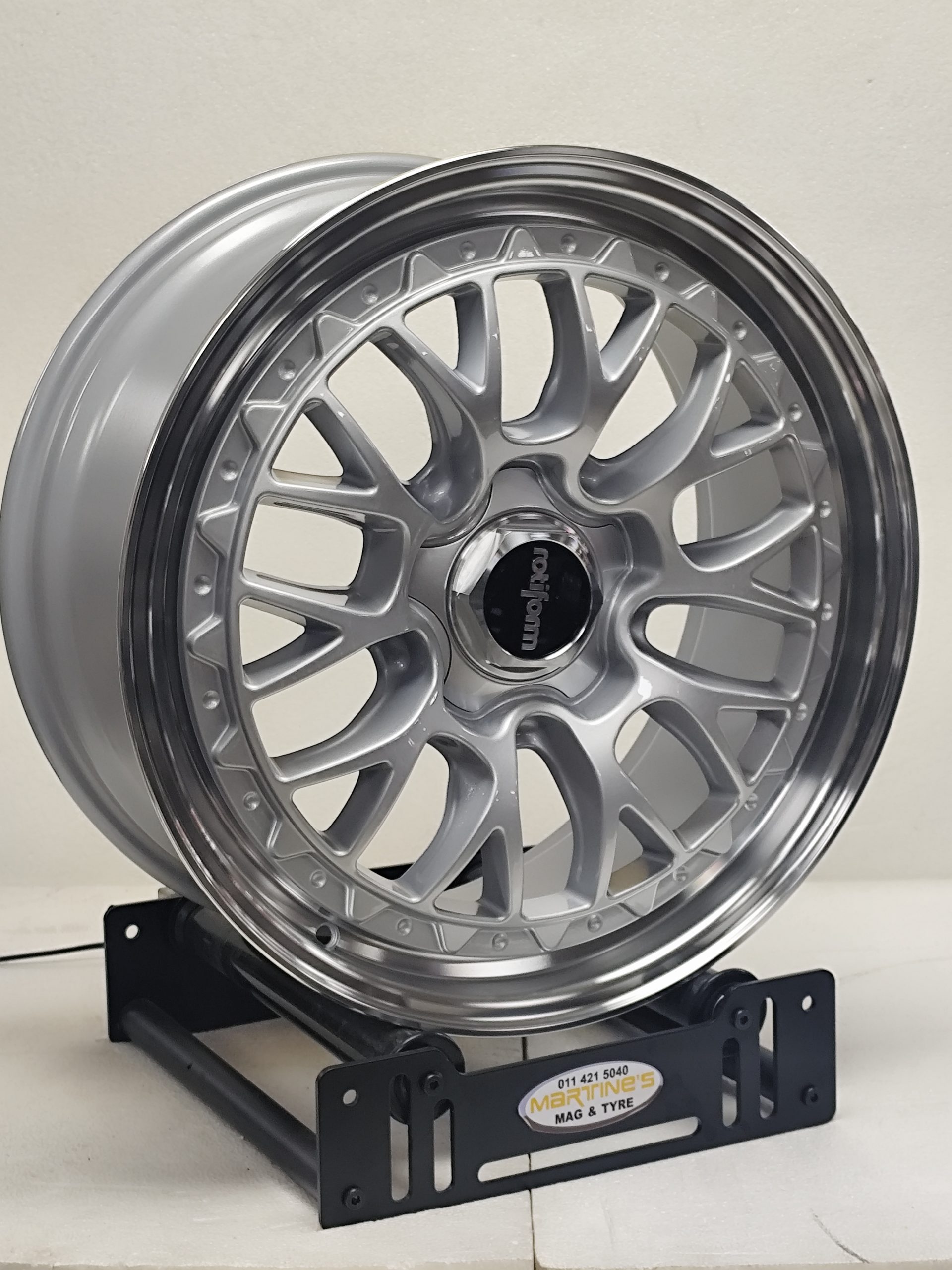 R155198 155198 - Image 1